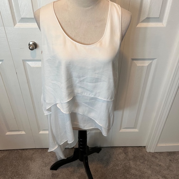 BCBG size M top - Picture 7 of 9